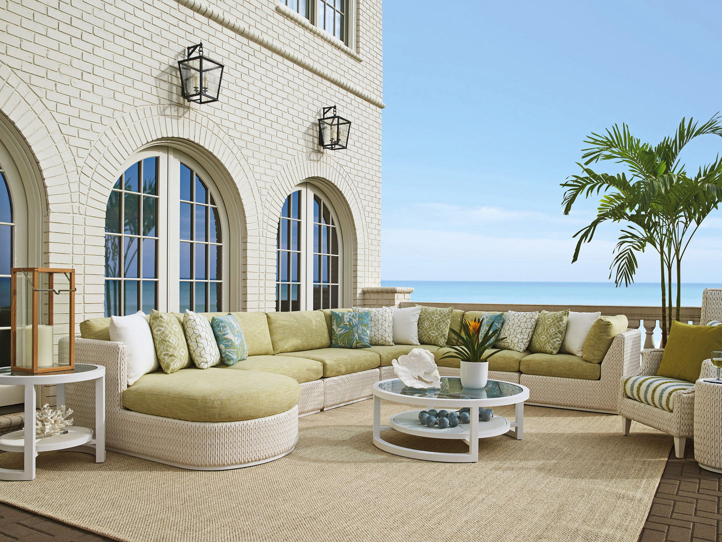 Ocean Breeze Promenade - Round Cocktail Table - White