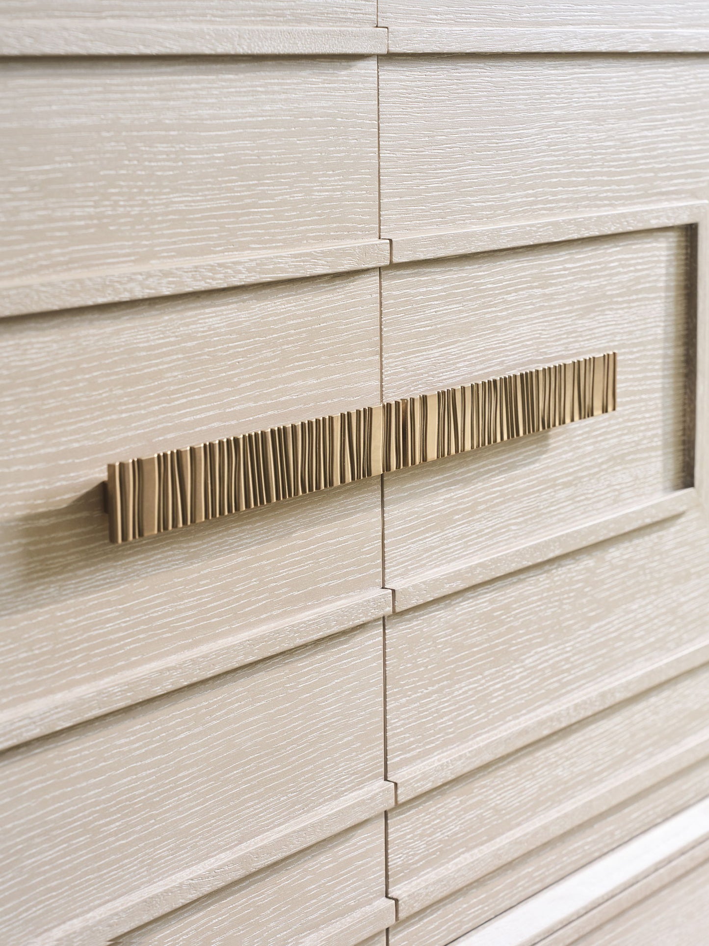Copacabana - Mariano Hall Chest - White