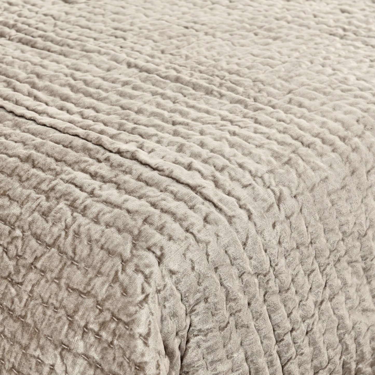 Bari - Velvet Quilt Set