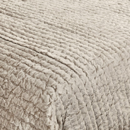 Bari - Velvet Quilt Set