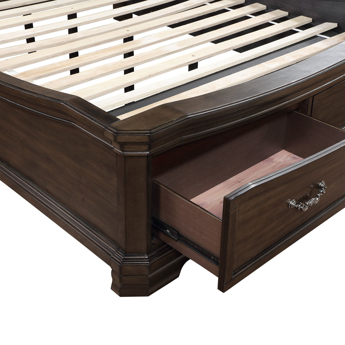 Lyndhurst - 5/0 Queen Headboard - Walnut