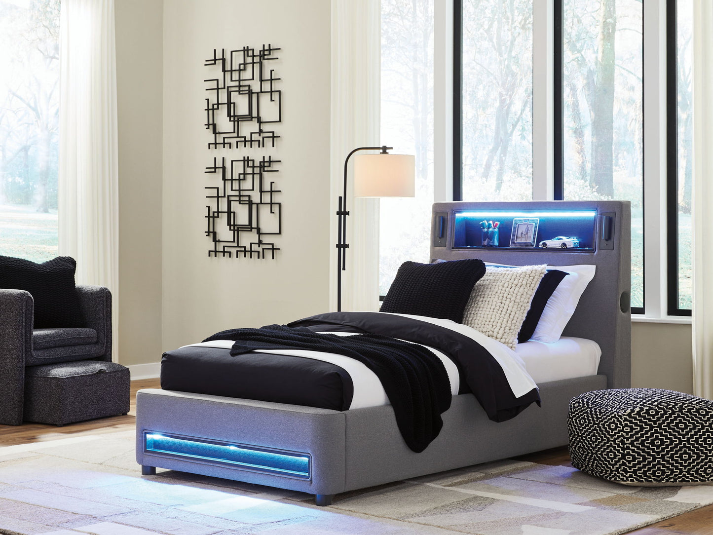 Verishaw - Upholstered Bed