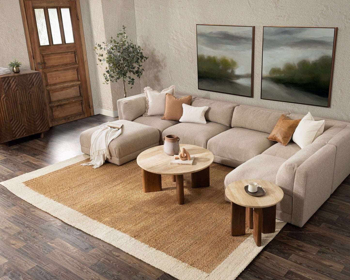 Idella - Travertine Round Table