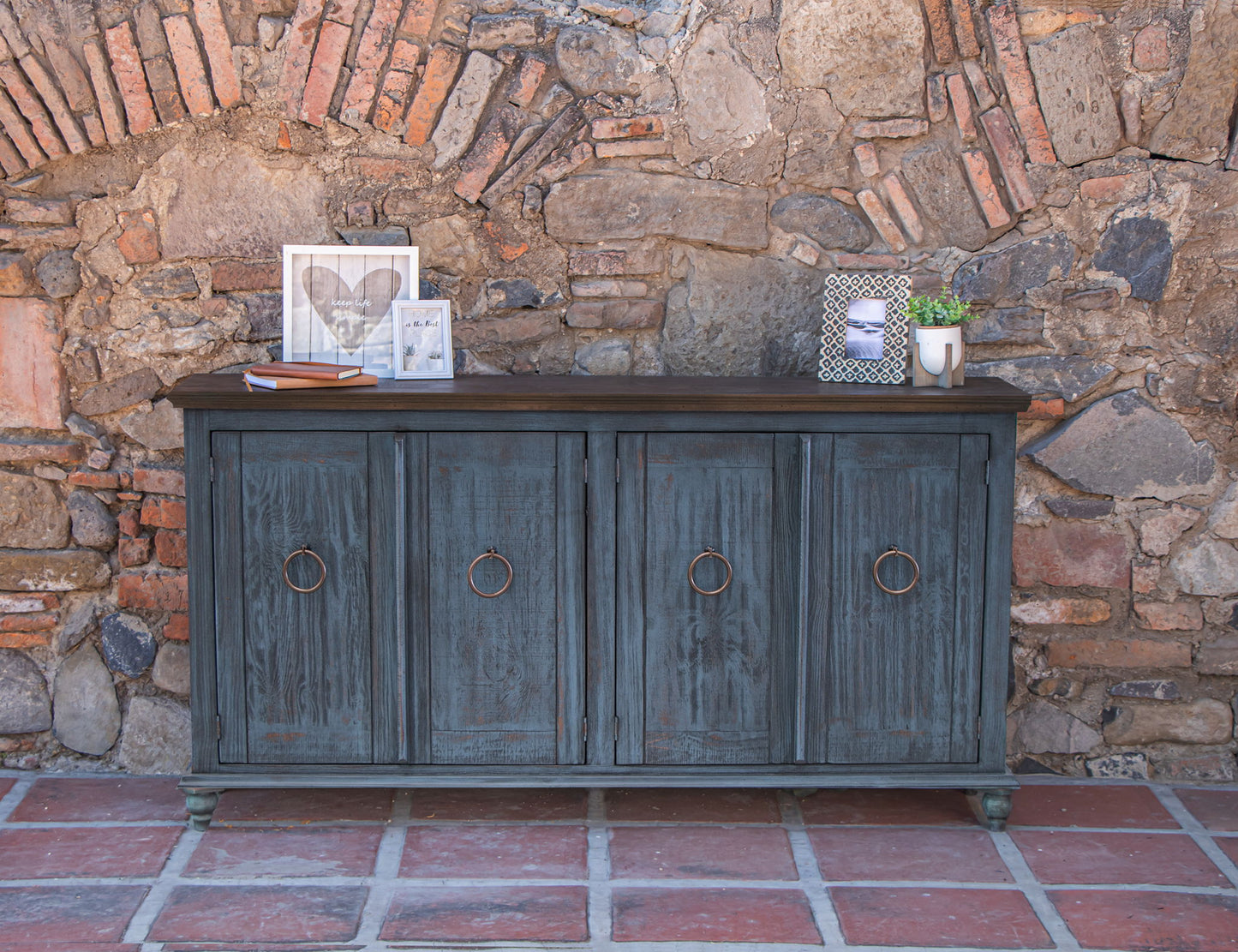 Capri - Console