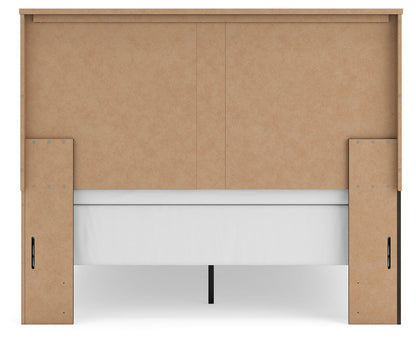 Shaehartin - Panel Bed