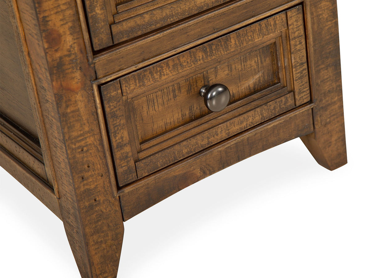 Bay Creek - Chairside End Table - Toasted Nutmeg