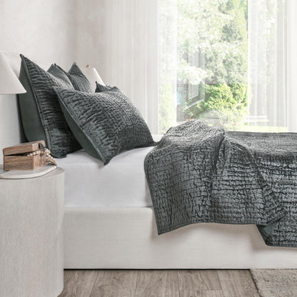 Bari - Velvet Quilt Collection