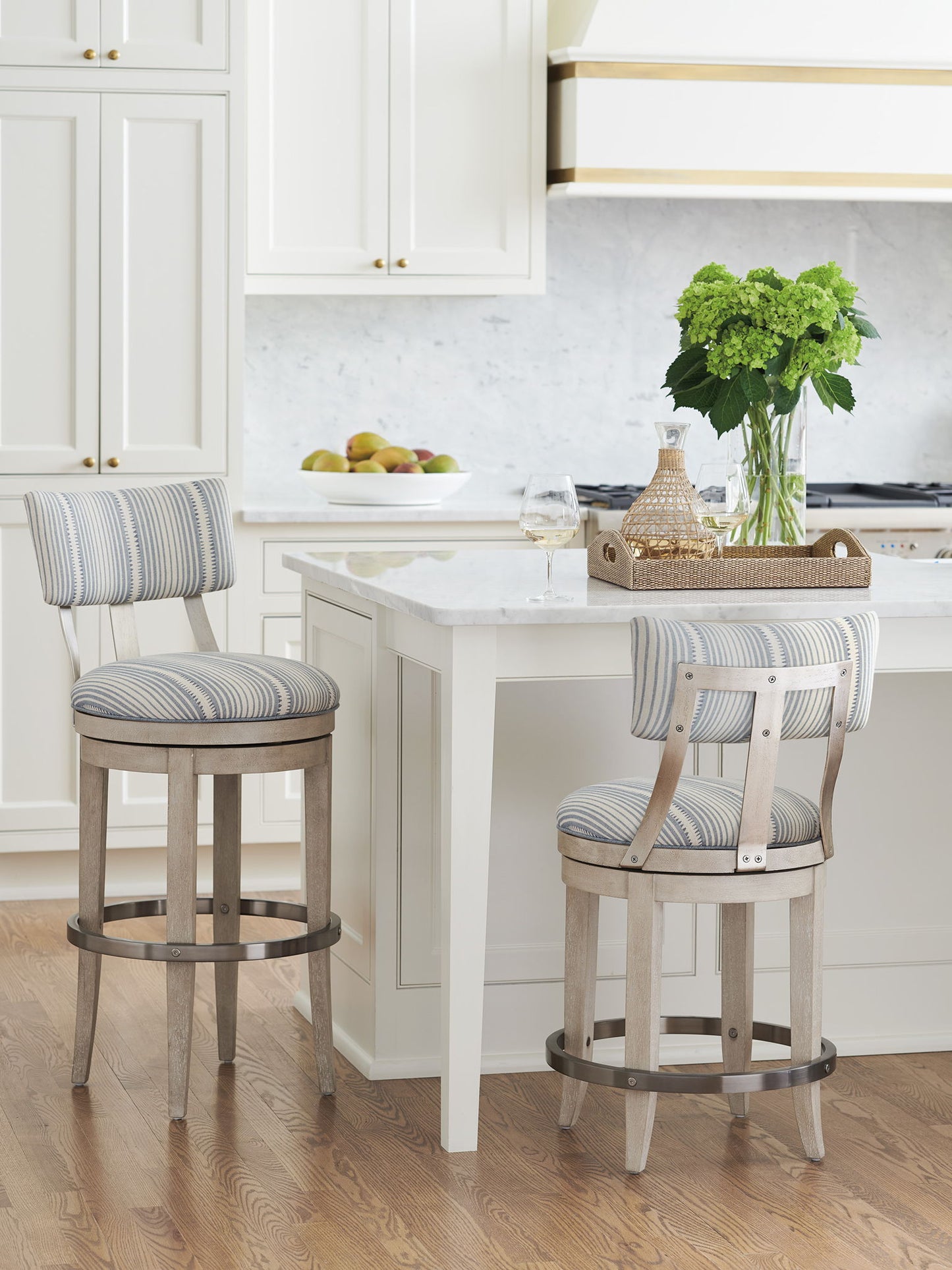 Malibu - Cliffside Swivel Upholstered Stool
