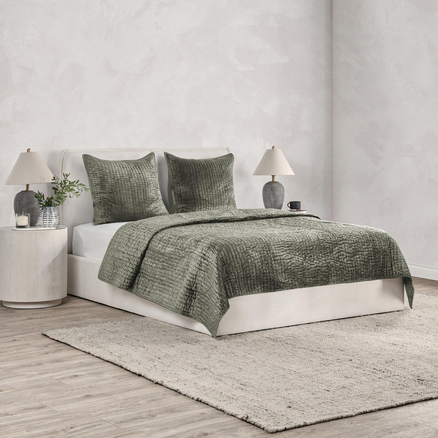Bari - Velvet Quilt Set