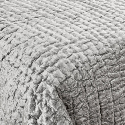 Bari - Velvet Quilt - Gray