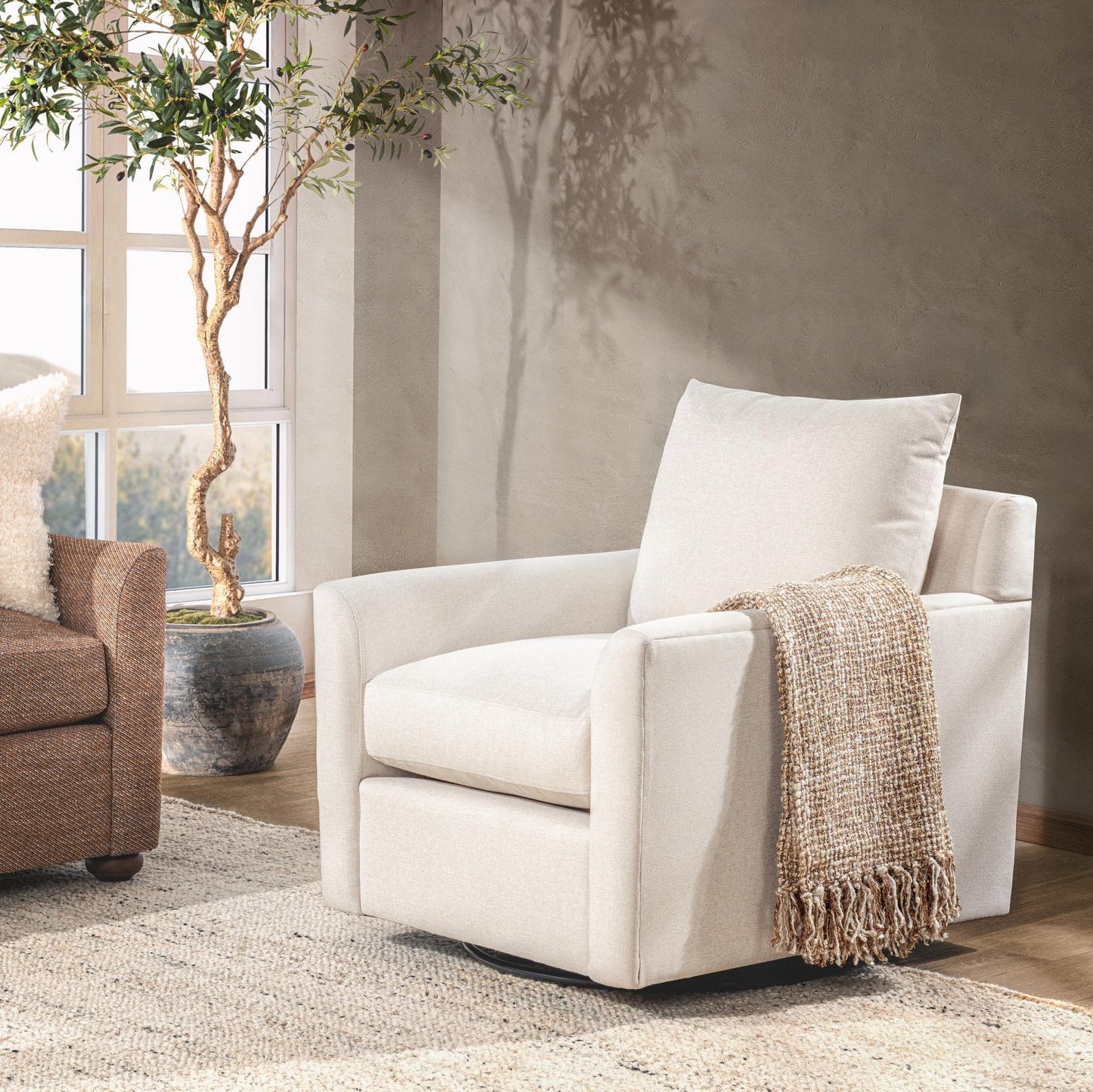 Olivia - Swivel Chair