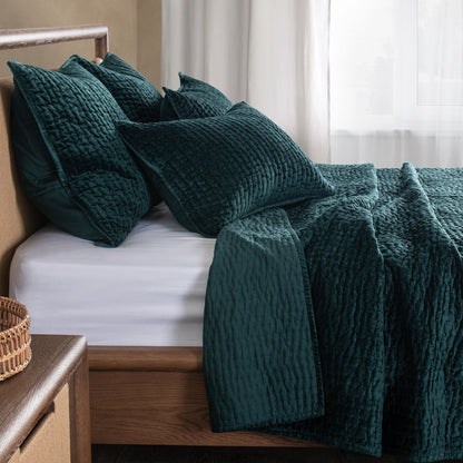 Bari - Velvet Quilt - Emerald