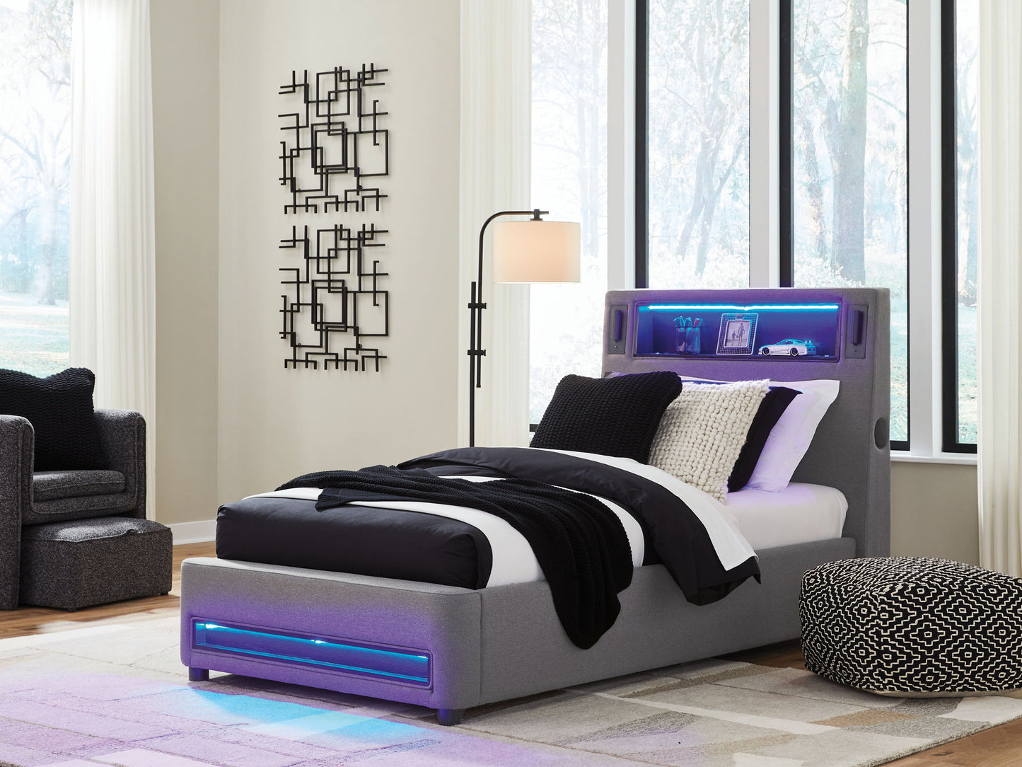 Verishaw - Upholstered Bed