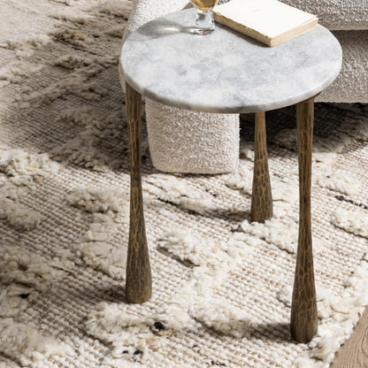 Venicia - Round Table