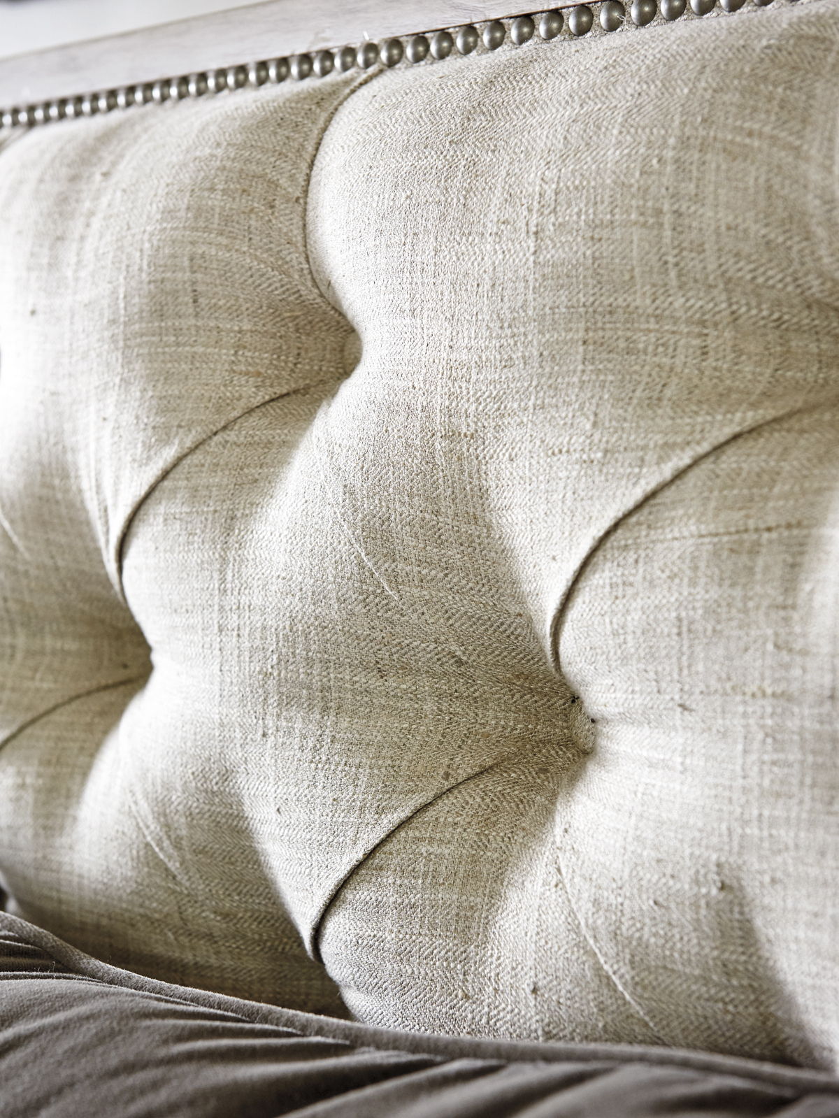 Oyster Bay - Sag Harbor Tufted Upholstered Headboard 6/6-6/0 King/California King - Pearl Silver