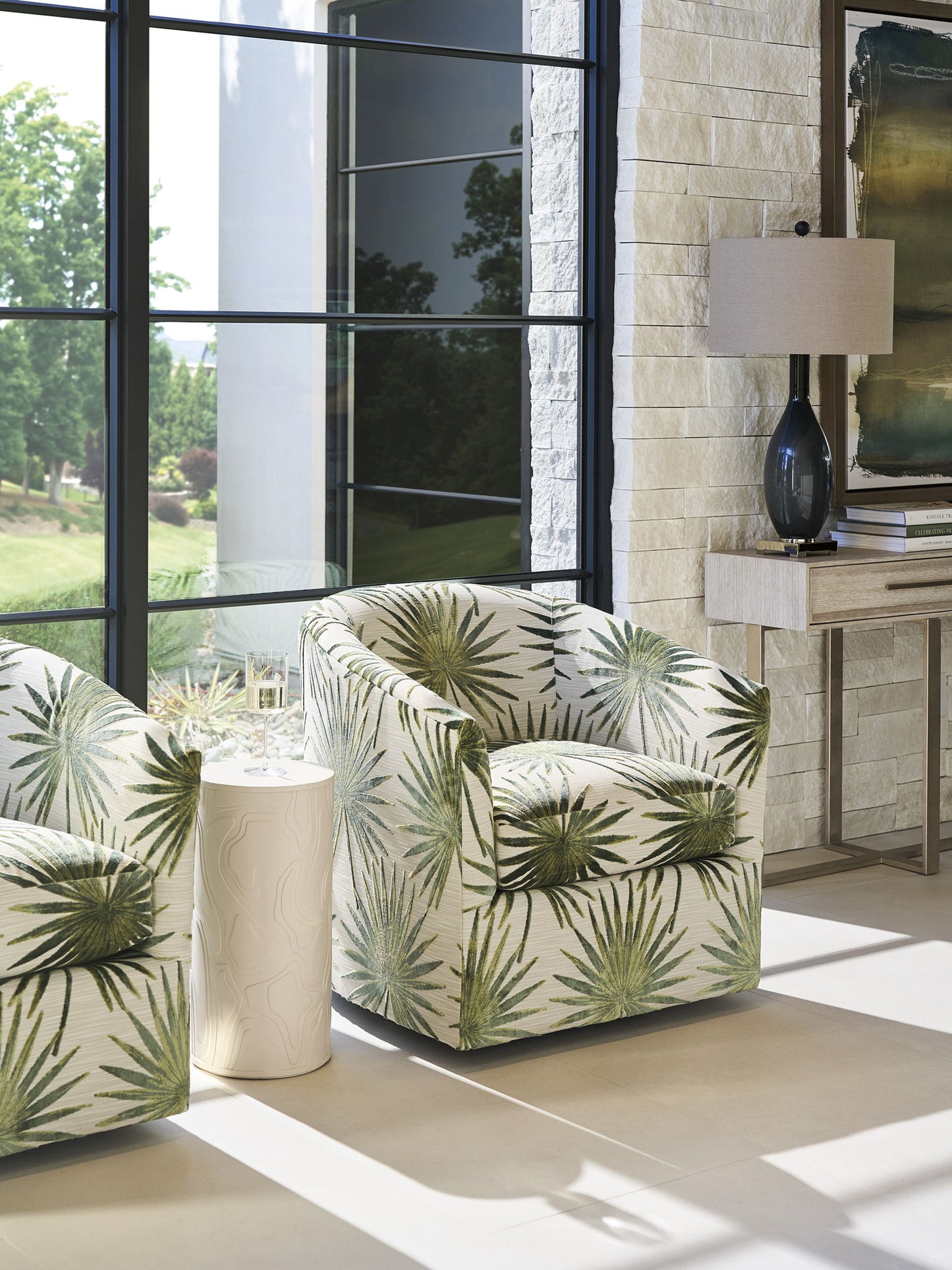 Copacabana - Corazon Accent Table - White