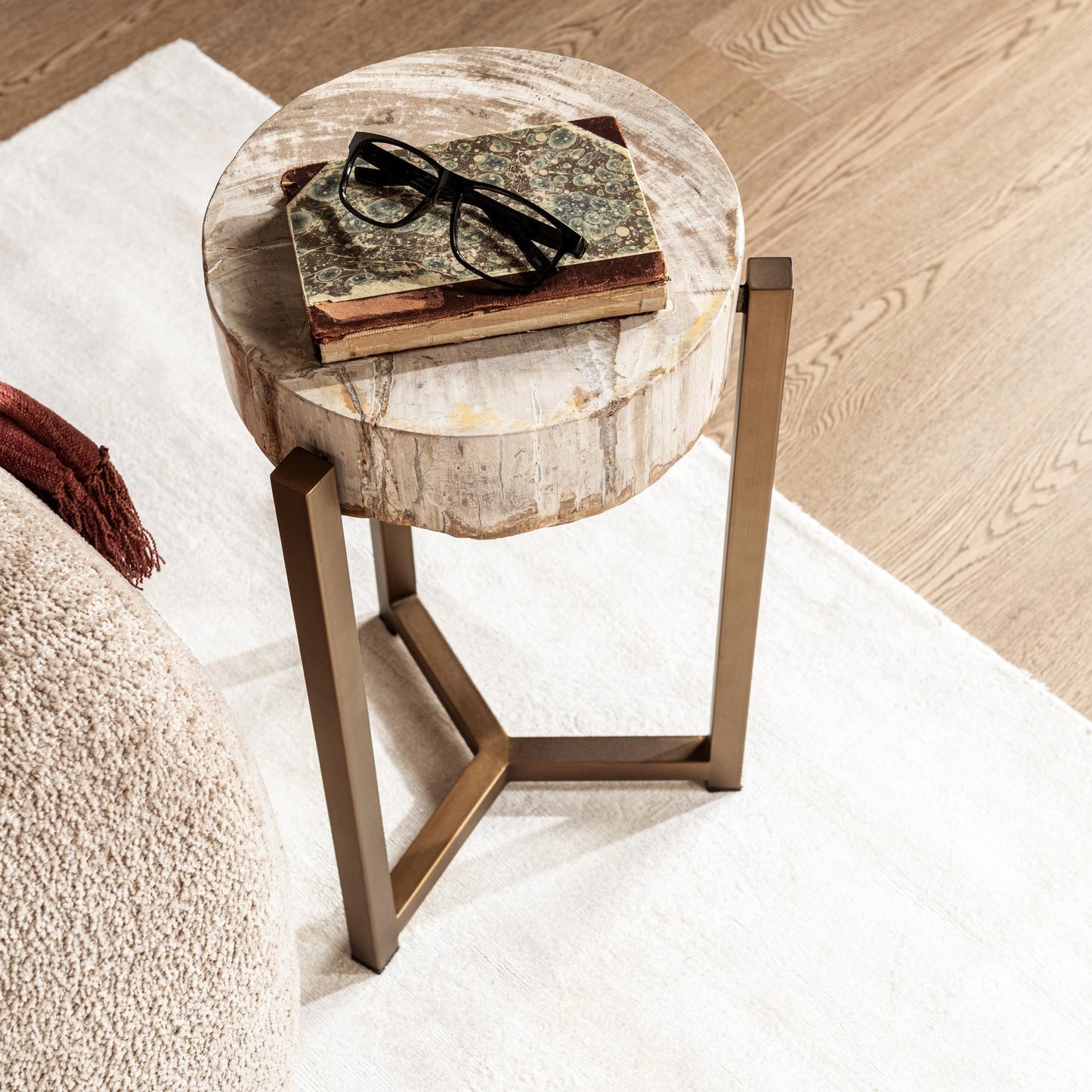 Alliza - Round Accent Table