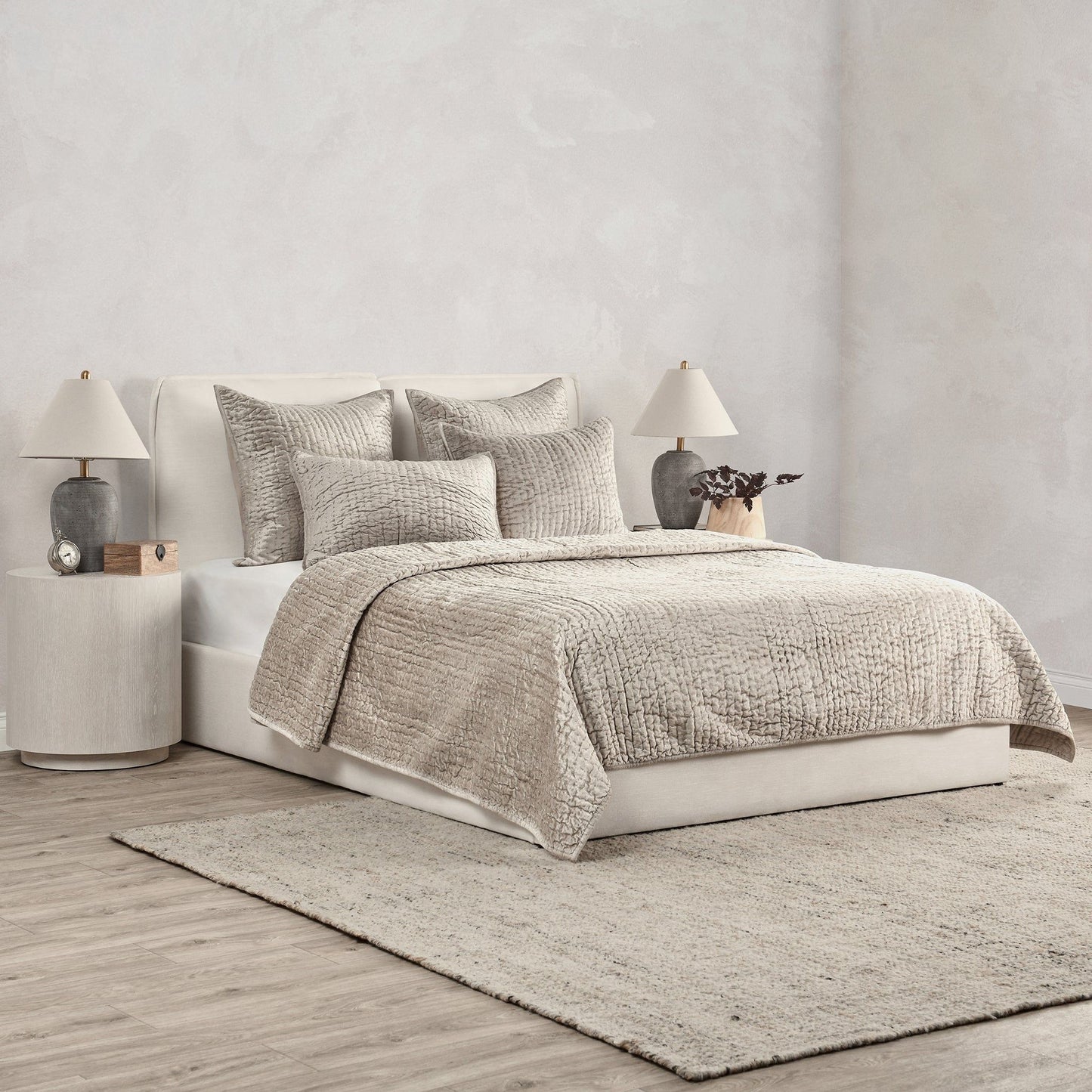 Bari - Velvet Quilt Set