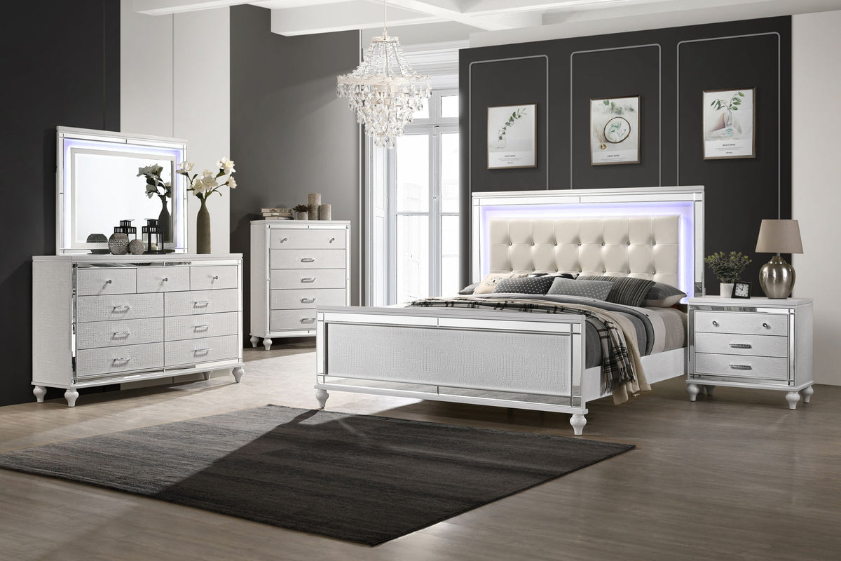 Valentino - 5/0 Queen Footboard & Slats - White